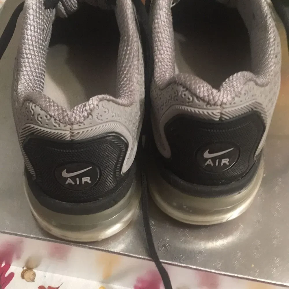 Nike comfortable gray